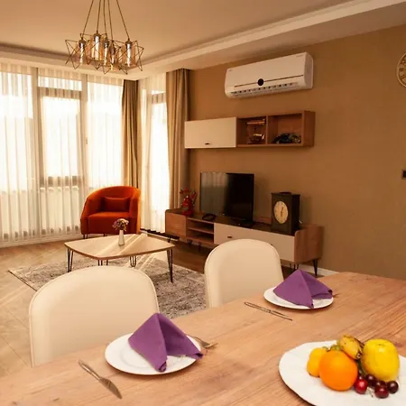 Hotel Royal Comfort Suites 3*